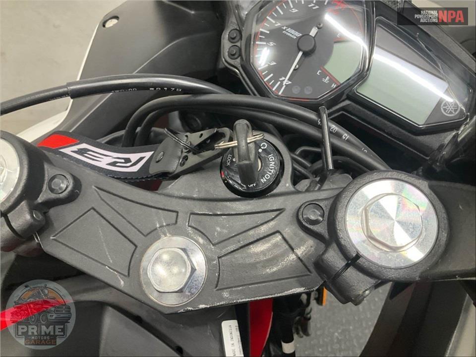 2015 Yamaha YZF-R3 — фото 13