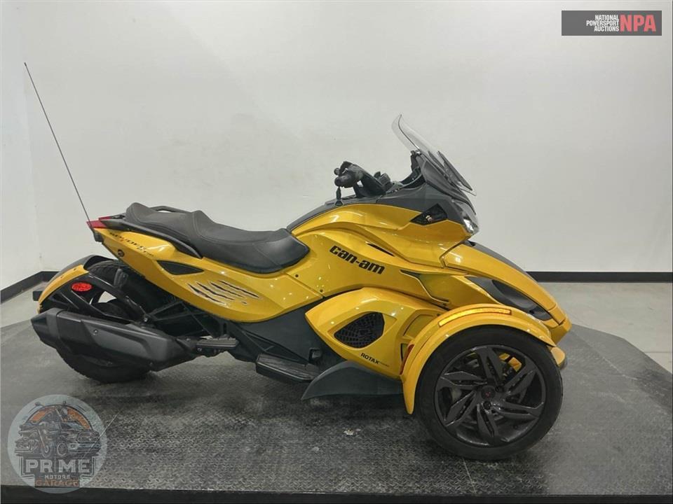 2013 Can-Am SPYDER ST-S SE5 — фото 1
