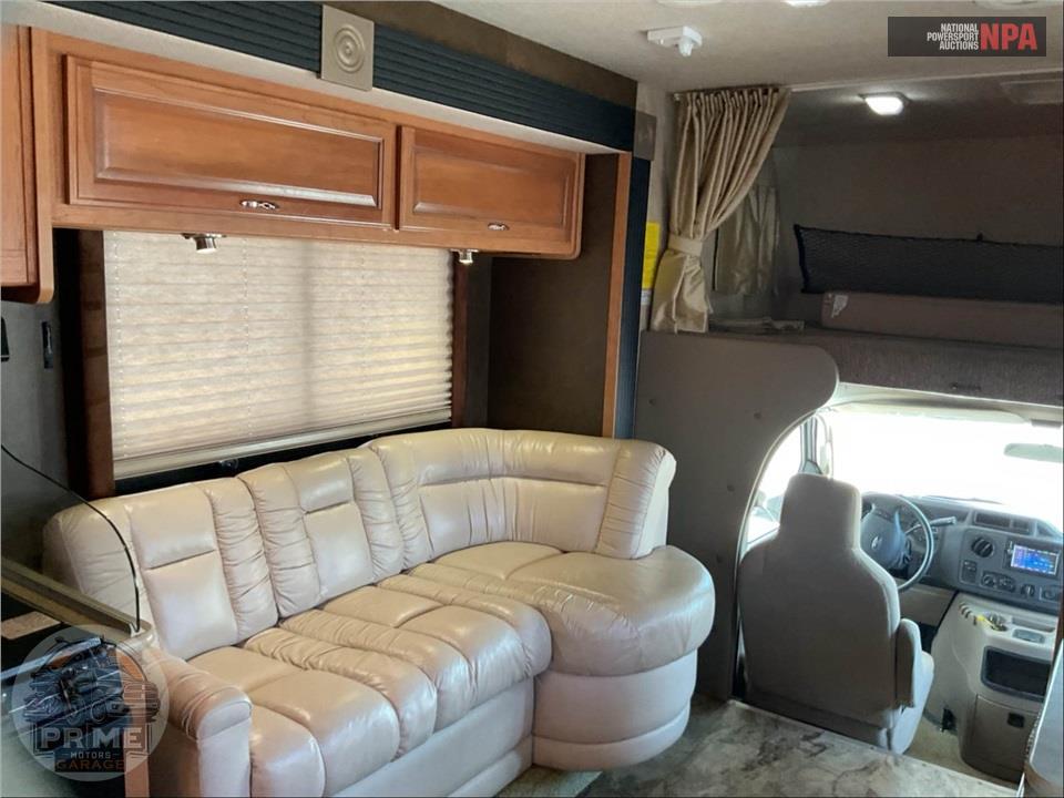 2015 Jamboree M-31D FORD E450 6.8 LITER - SPORT SERIES — фото 10
