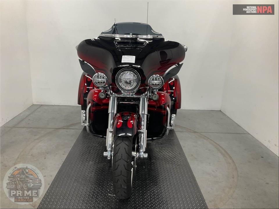 2022 Harley-Davidson FLHTCUTGSE CVO TRI GLIDE — фото 2