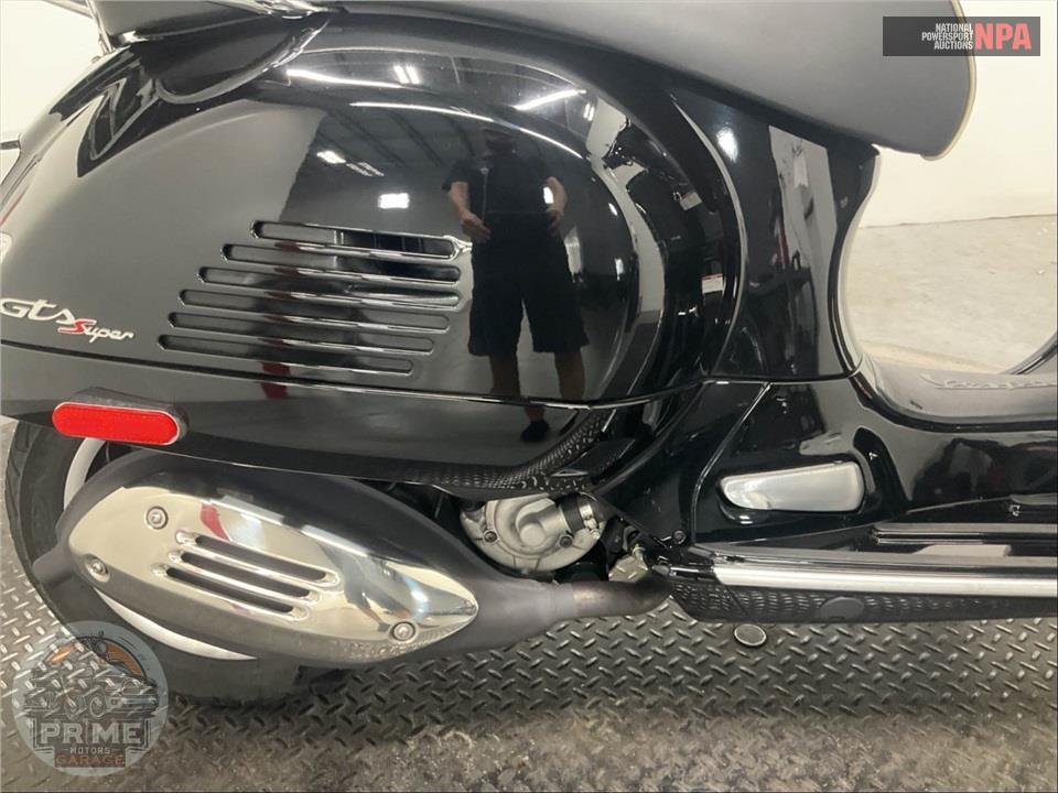 2021 Vespa GTS 300 HPE 75th — фото 6