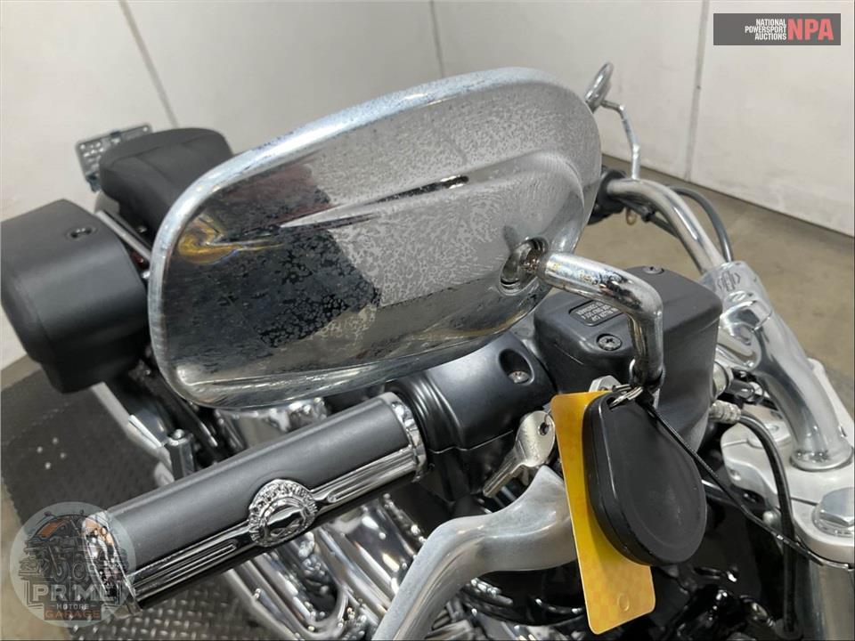 2019 Harley-Davidson FLDE DELUXE — фото 19