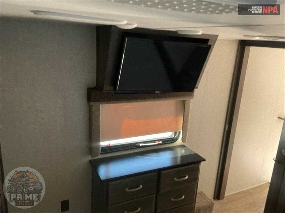 2019 Keystone Rv M-3701 LK - MONTANA 20TH ANNIVERSARY FIFTH WHEEL SERIES — фото 14
