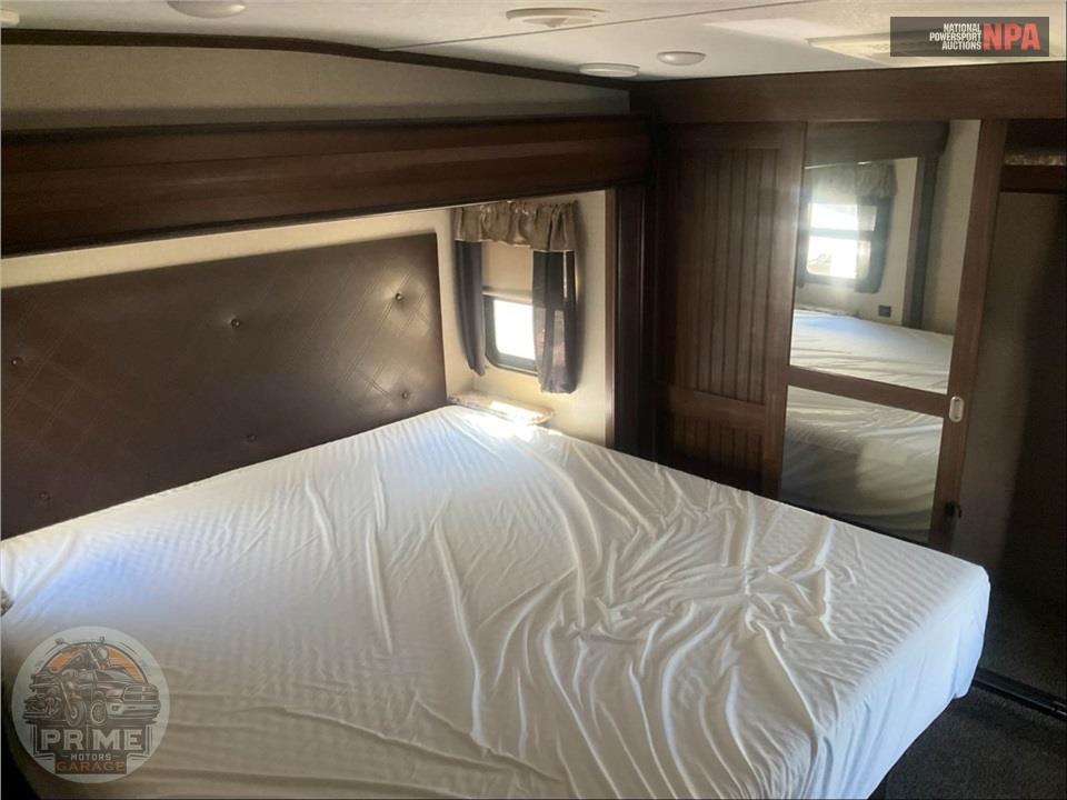 2017 Keystone Rv M-352 RL - MONTANA HIGH COUNTRY FIFTH WHEEL SERIES — фото 10