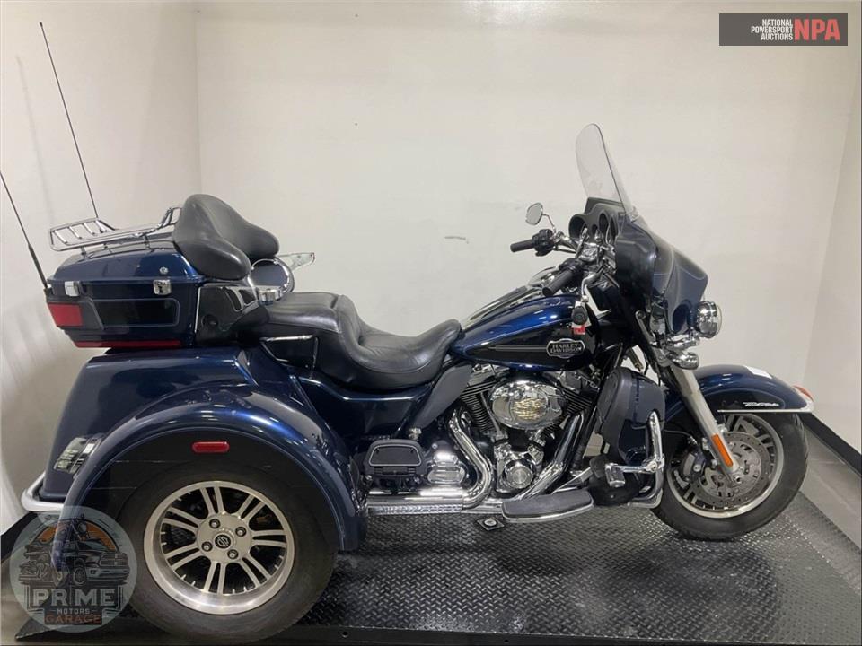 2013 Harley-Davidson FLHTCUTG TRIGLIDE UL CLSC — фото 1