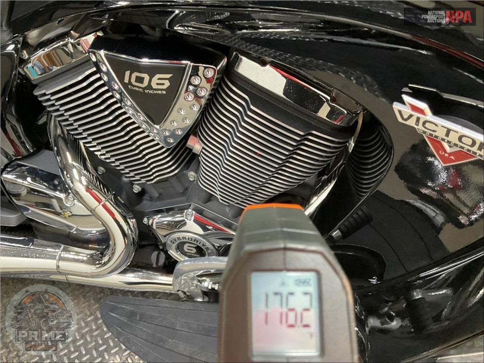 2013 Victory Motorcycles VISION TOUR — фото 8