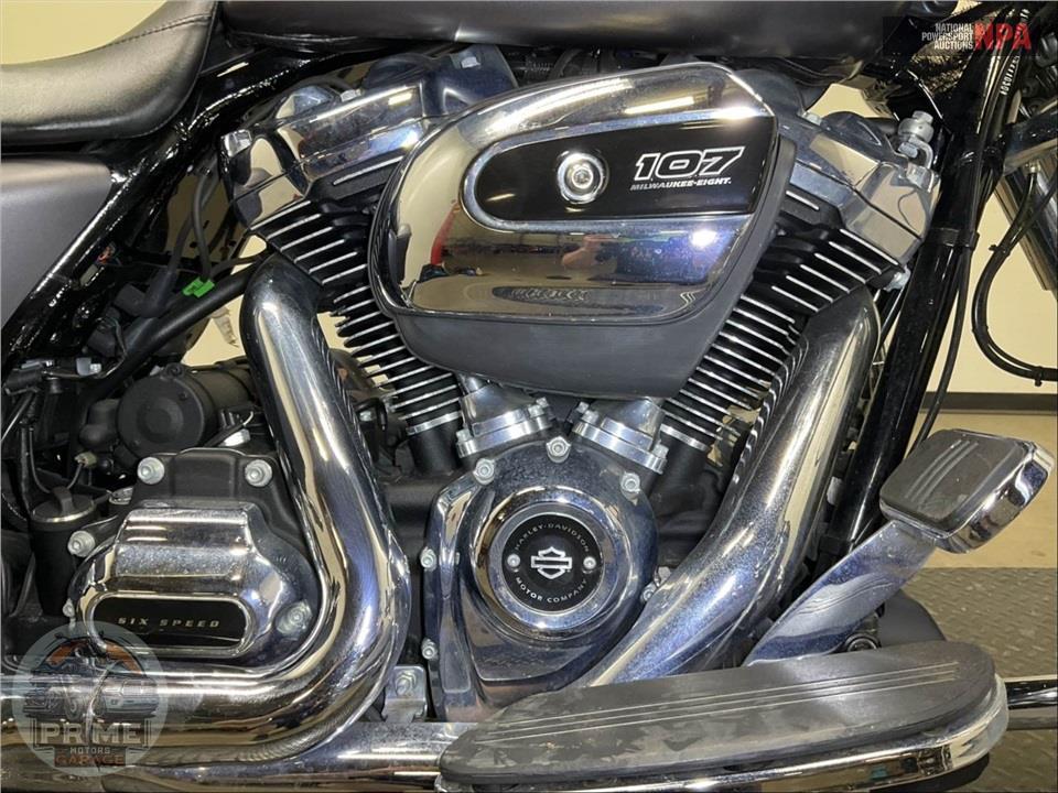 2017 Harley-Davidson FLHXS STREET GLIDE SPECIAL — фото 6
