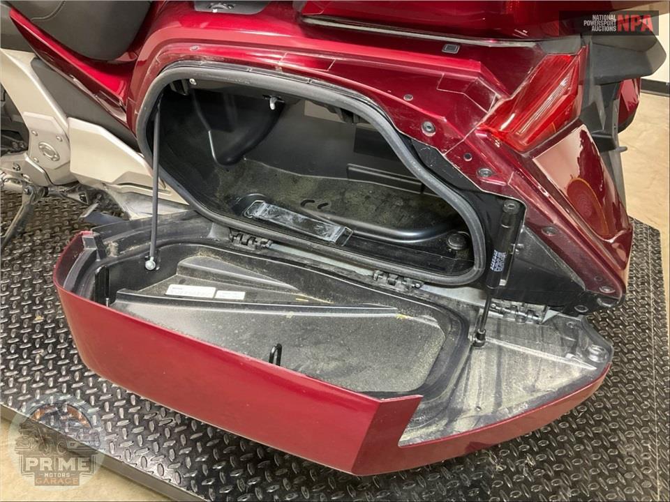 2018 Honda GL1800D GOLDWING TOUR DCT (RED) — фото 15