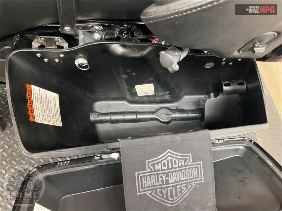 2013 Harley-Davidson FLTRU ROAD GLIDE ULTRA — фото 18