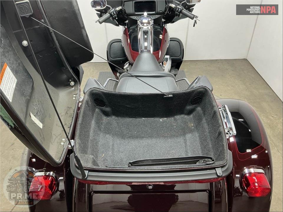 2022 Harley-Davidson FLHTCUTG TRI GLIDE ULTRA CLASSIC — фото 19