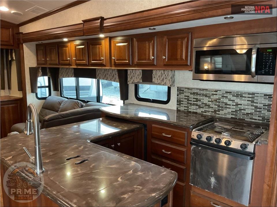 2014 Cardinal By Forest River M-3727RE - FIFTH WHEEL SERIES — фото 6