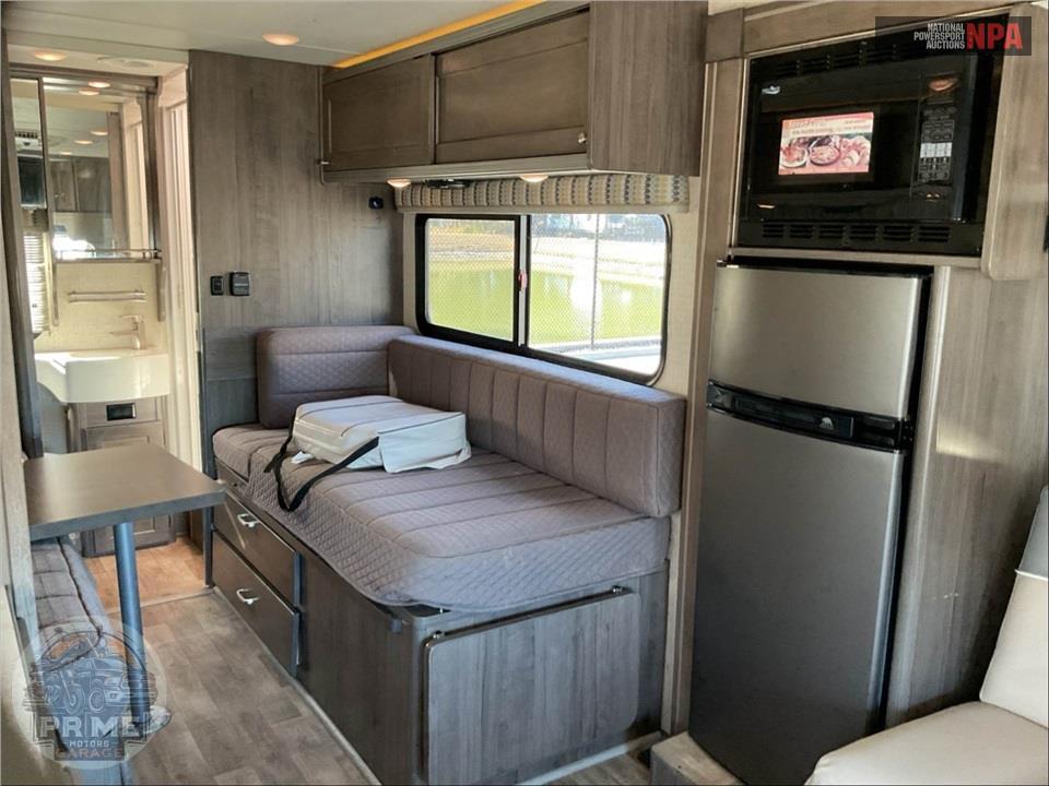 2017 Winnebago M-23A FORD - FUSE SERIES — фото 5