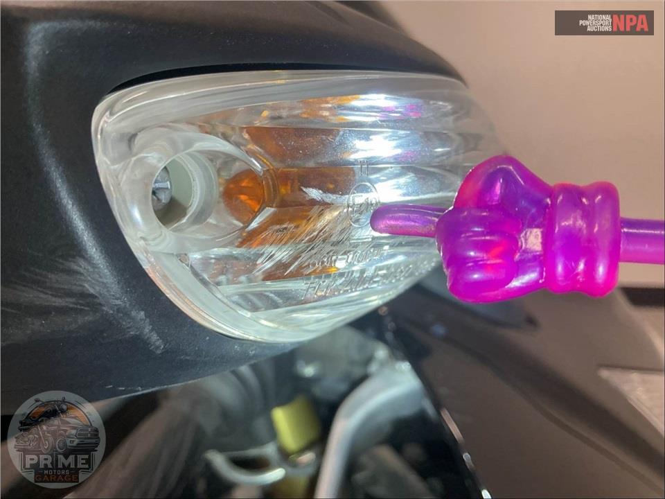 2011 Suzuki GSX-R750L1 — фото 35