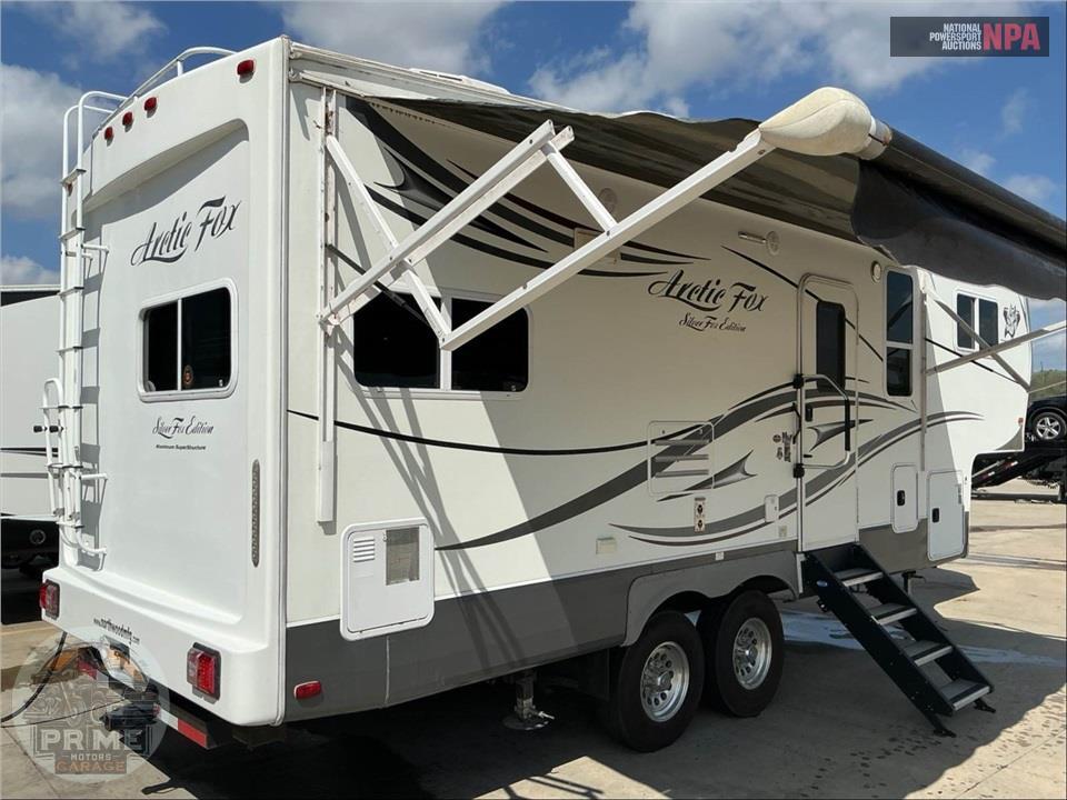 2015 Arctic Fox M-27-5L - SILVER FOX EDITION FIFTH WHEEL SERIES — фото 4