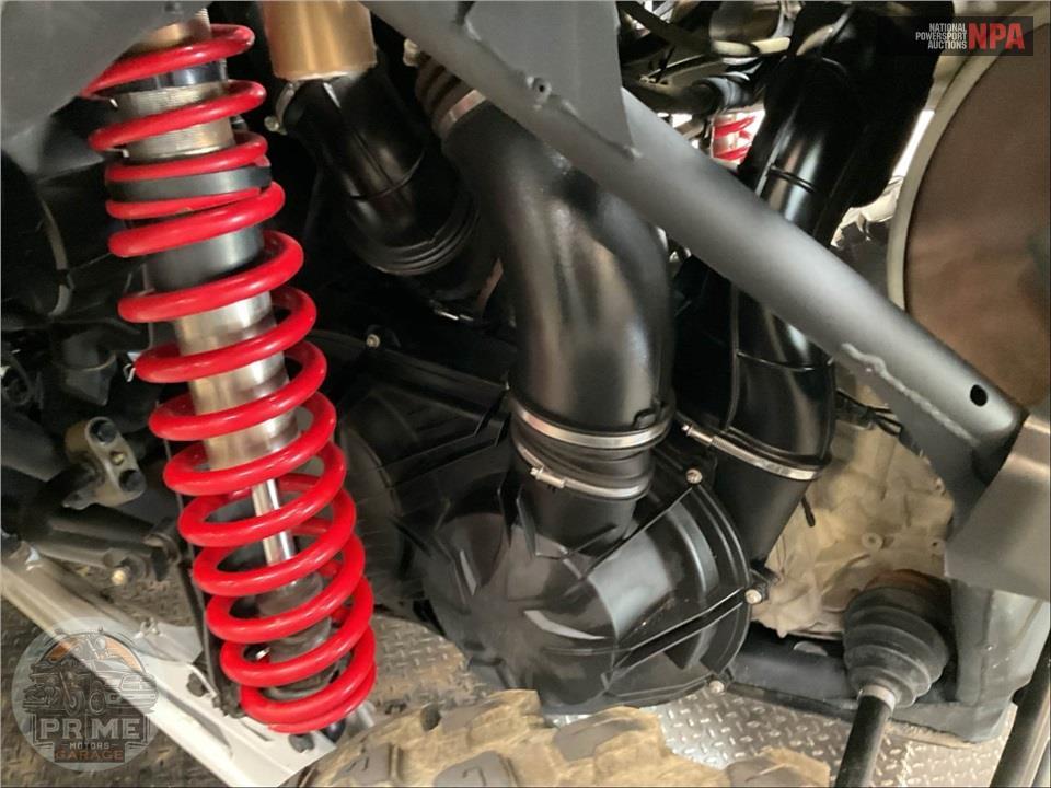 2025 Can-Am MAVERICK X3 MAX DS TURBO (RED & SILVER) — фото 10
