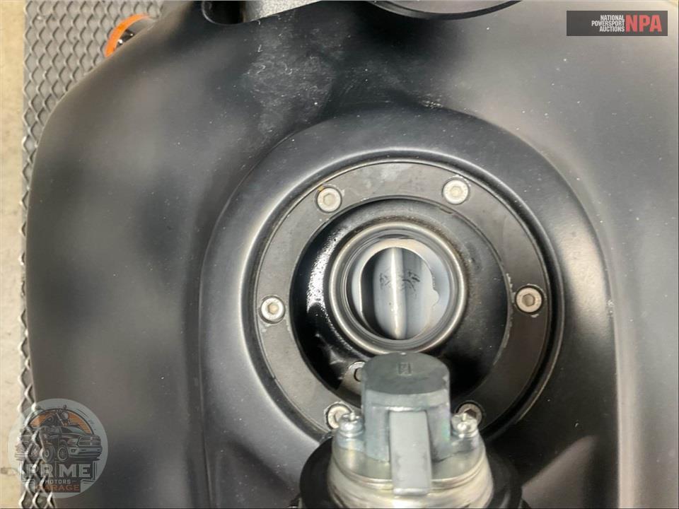 2021 Indian Motorcycle SCOUT BOBBER (ABS, BLACK SMOKE) — фото 18