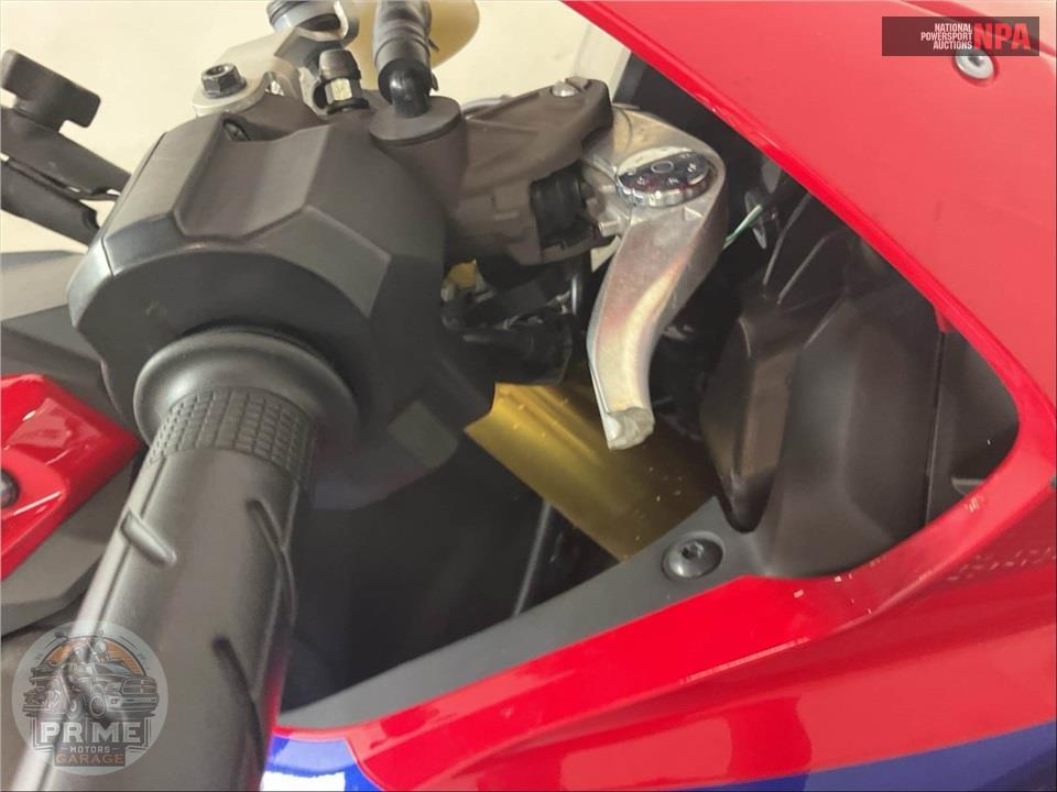 2023 Honda CBR1000RR — фото 29