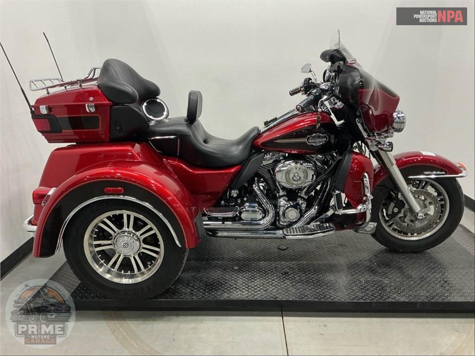 2012 Harley-Davidson FLHTCUTG TRIGLIDE UL CLSC — фото 1