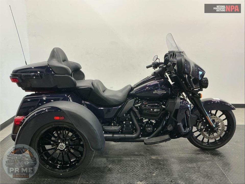 2025 Harley-Davidson FLHTCUTG TRI GLIDE ULTRA CLASSIC — фото 1