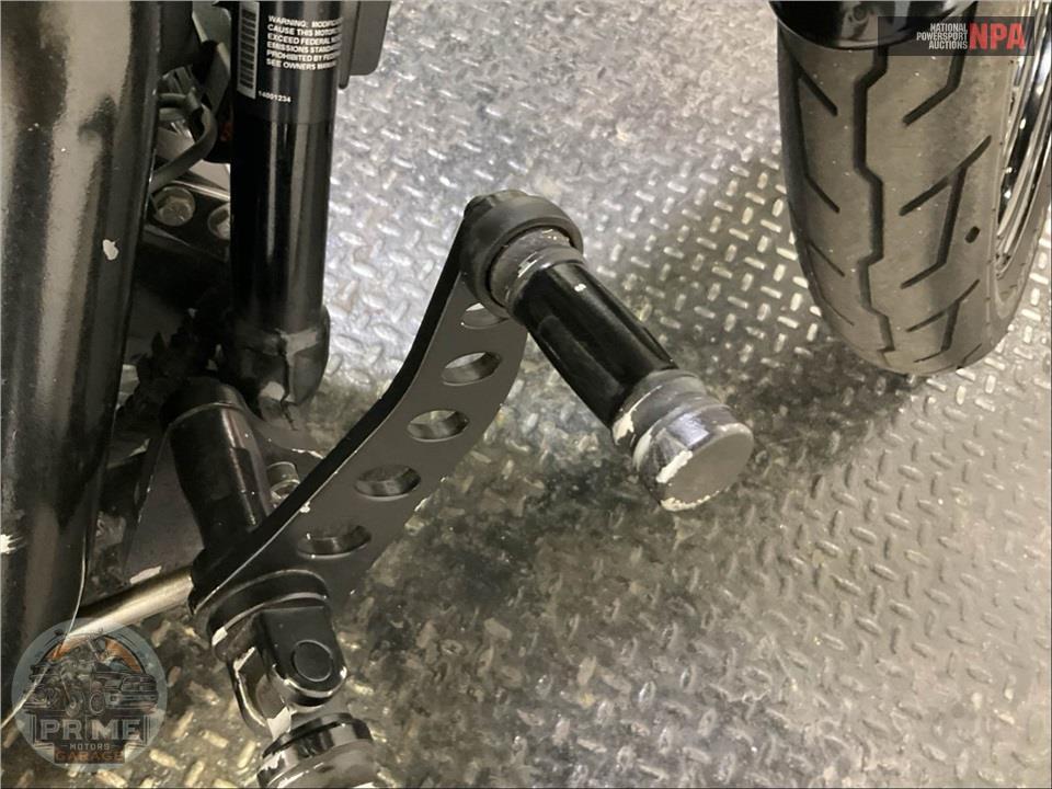 2017 Harley-Davidson FXDB STREET BOB — фото 21