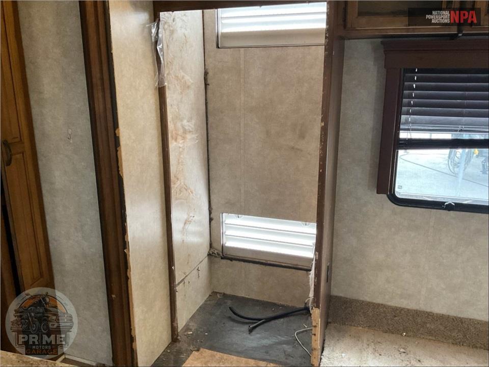 2014 Keystone Rv M-410 LEV - RAPTOR TOY HAULER TOY HAULER SERIES — фото 21