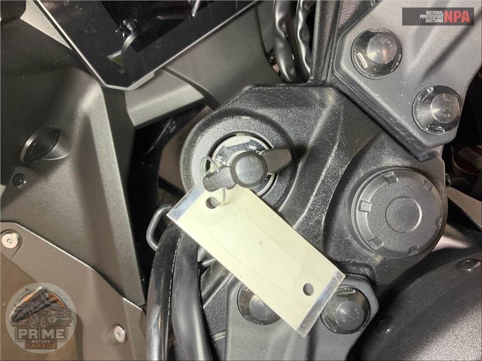 2025 Suzuki GSX800FRQM5 GSX-8R — фото 11