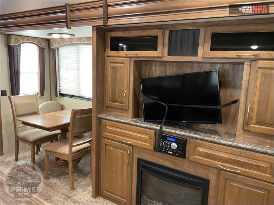 2017 Keystone Rv M-325 RL - LAREDO FIFTH WHEEL SERIES — фото 8