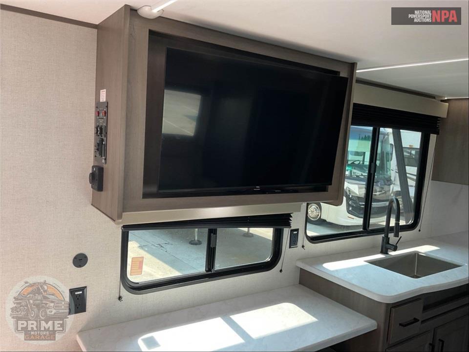 2025 Grand Design Recreational Vehicles M-315RKT - TRANSCEND SERIES — фото 20