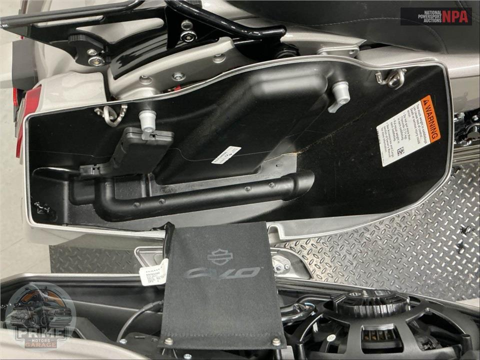 2023 Harley-Davidson FLTRXSE CVO ROAD GLIDE — фото 20