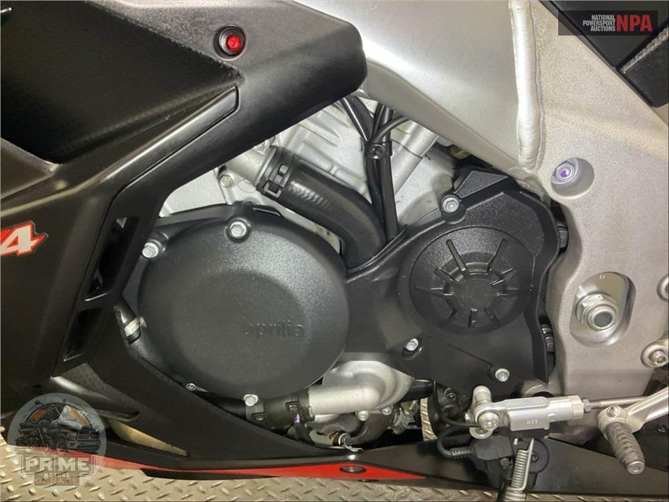 2023 Aprilia RSV4 1100 — фото 7