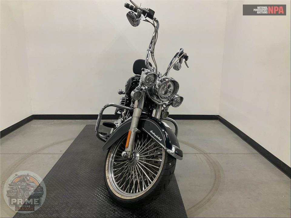 2015 Harley-Davidson FLSTC HERITAGE SOFTAIL CLASSIC — фото 2