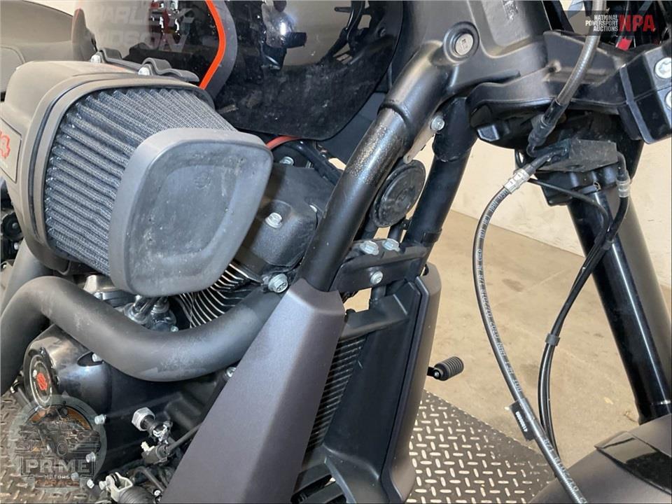 2019 Harley-Davidson FXDRS FXDR 114 — фото 13