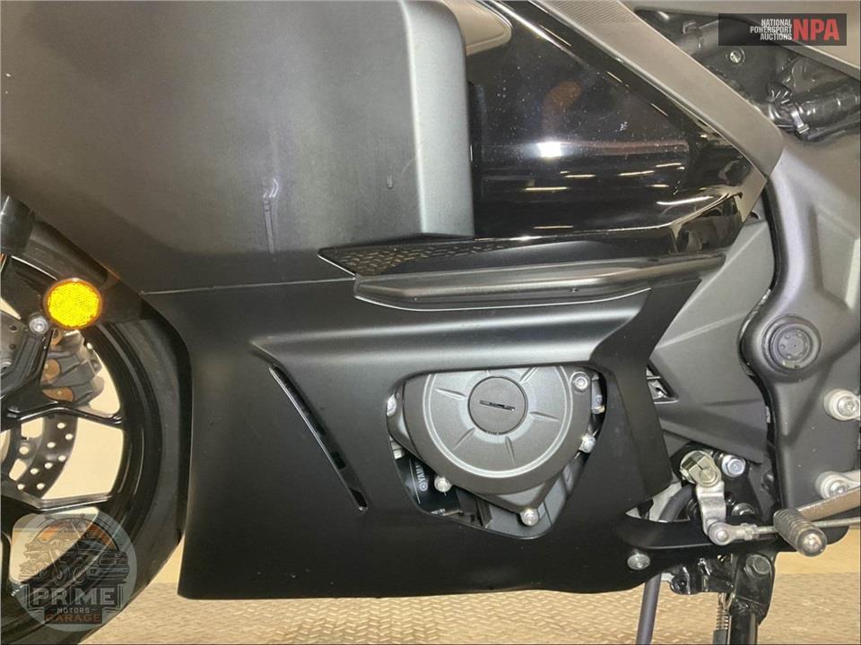 2025 Yamaha YZF-R3 — фото 7