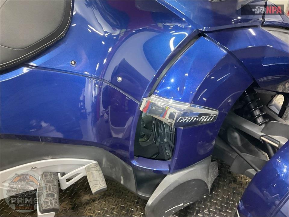 2011 Can-Am SPYDER RT-S SE5 — фото 6