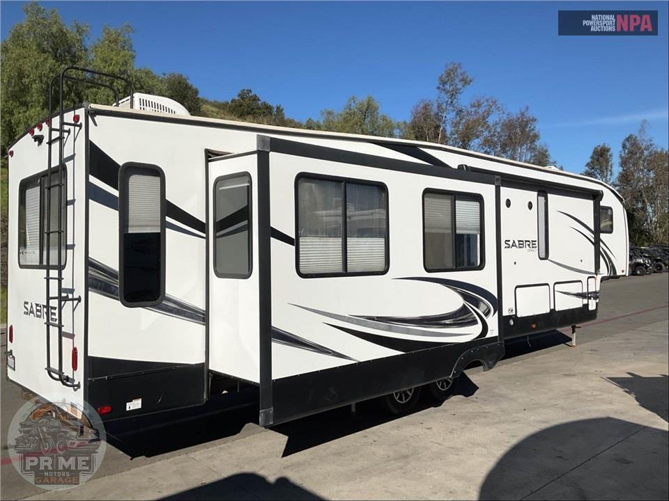 2020 Sabre By Forest River M-36BHQ - FIFTH WHEEL SERIES — фото 4