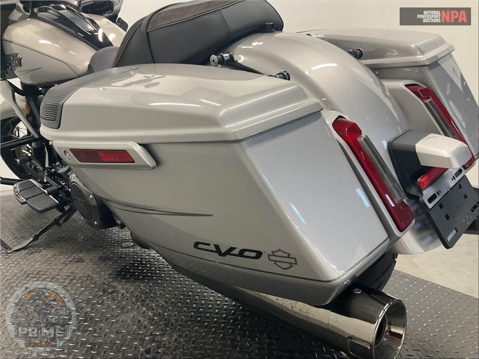 2023 Harley-Davidson FLTRXSE CVO ROAD GLIDE — фото 14