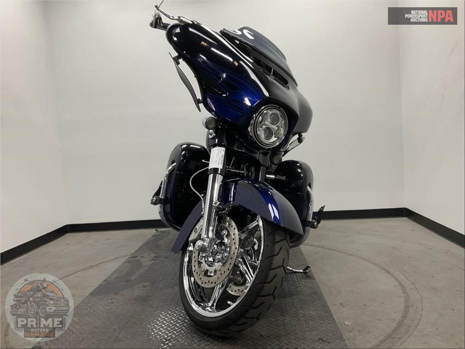 2016 Harley-Davidson FLHXSE CVO STREET GLIDE SPECIAL — фото 2