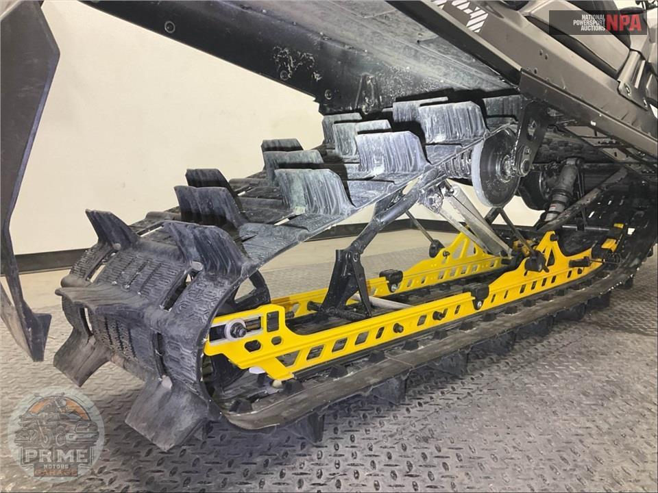 2024 Ski-Doo Summit Adrenaline 154 850 E-TEC PowderMax Light FlexEdge 2.5" E.S. — фото 16