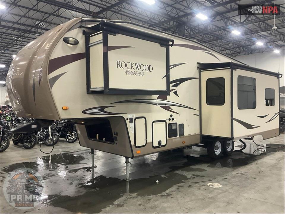 2017 Rockwood By Forest River M-8288WSA - SIGNATURE ULTRA LITE FIFTH WHEEL SERIES — фото 2