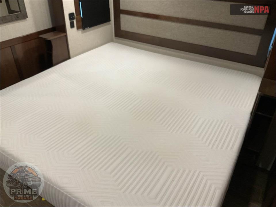 2019 Redwood Rv M-3901 WB - FIFTH WHEEL SERIES — фото 11