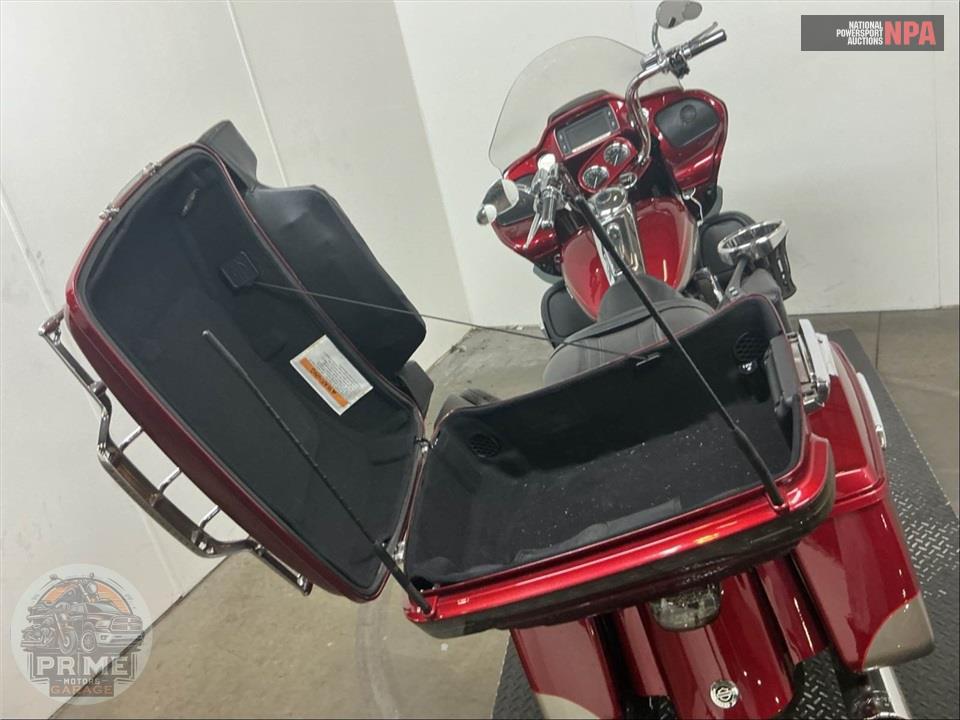 2016 Harley-Davidson FLTRUSE CVO ROAD GLIDE ULTRA — фото 23