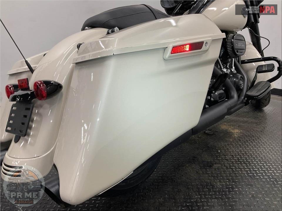 2022 Harley-Davidson FLHXS STREET GLIDE SPECIAL — фото 18