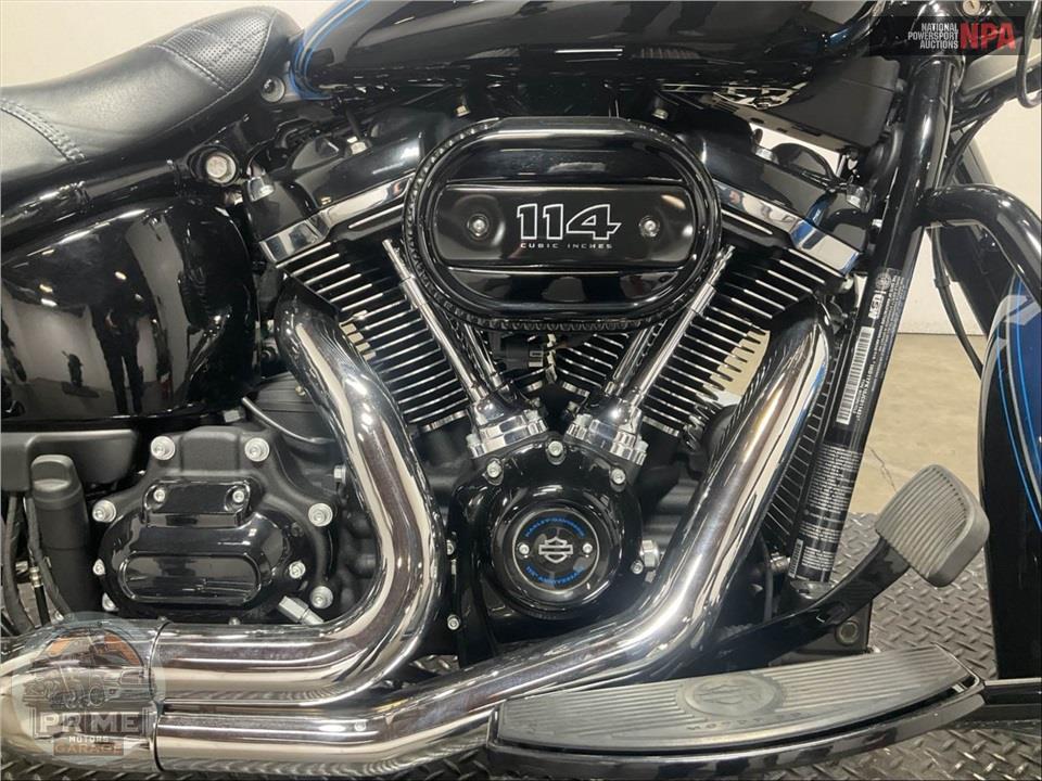 2018 Harley-Davidson FLHCS HERITAGE CLASSIC 114 ANNIVERSARY — фото 6