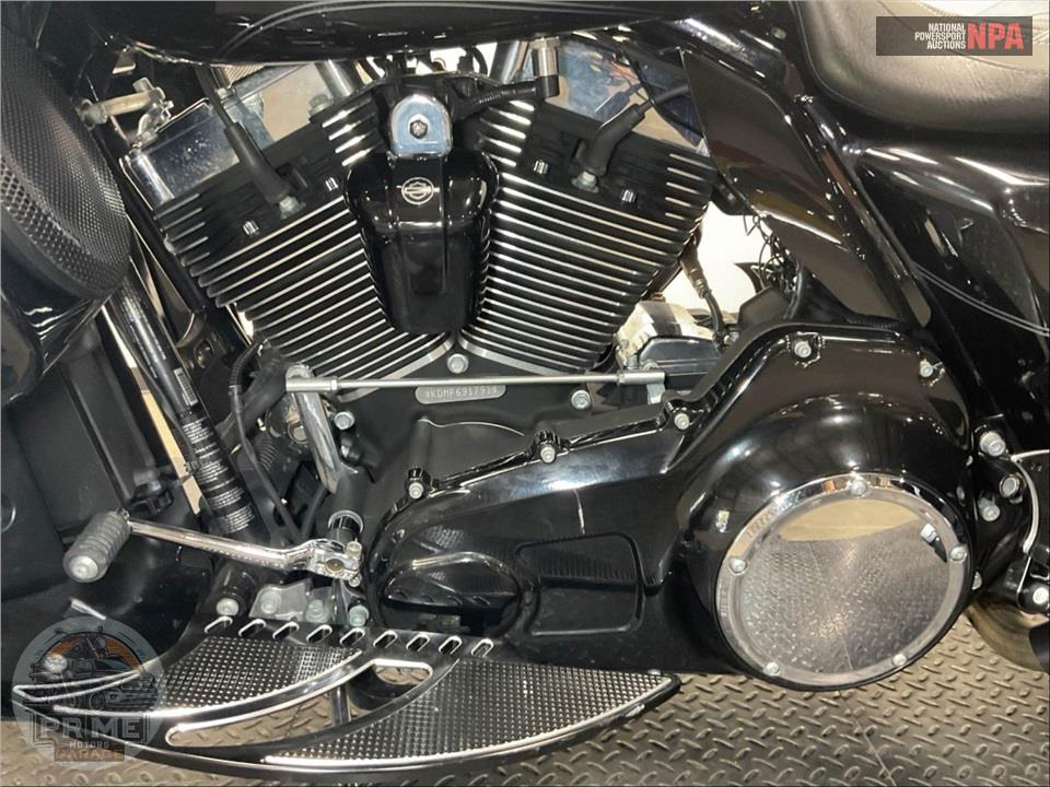 2015 Harley-Davidson FLHTCUL ULTRA CLASSIC LOW — фото 7
