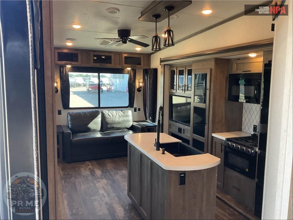 2022 Sabre By Forest River M-36BHQ — фото 6
