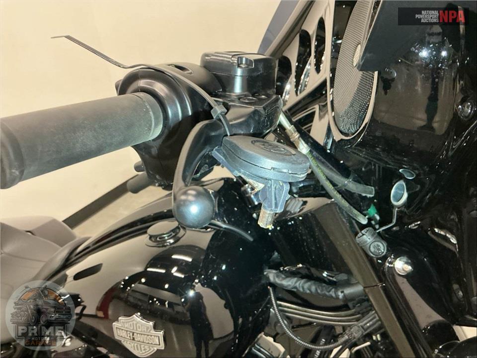 2022 Harley-Davidson FLHXS STREET GLIDE SPECIAL — фото 11