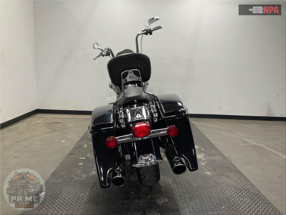 2011 Harley-Davidson FLHRC ROAD KING CLSC — фото 4