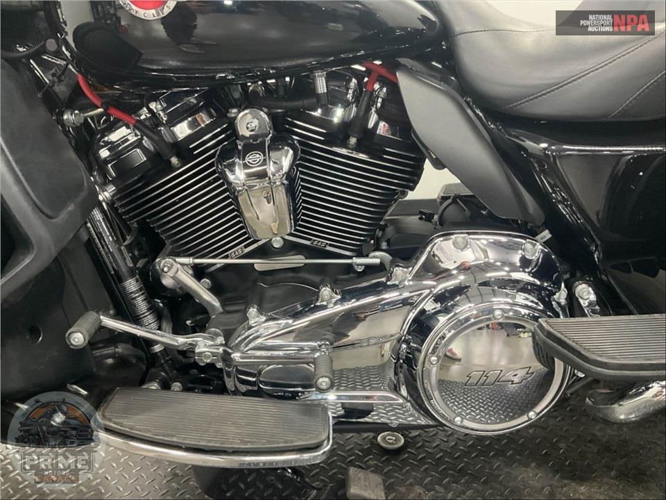 2023 Harley-Davidson FLHTCUTG TRI GLIDE ULTRA CLASSIC — фото 7