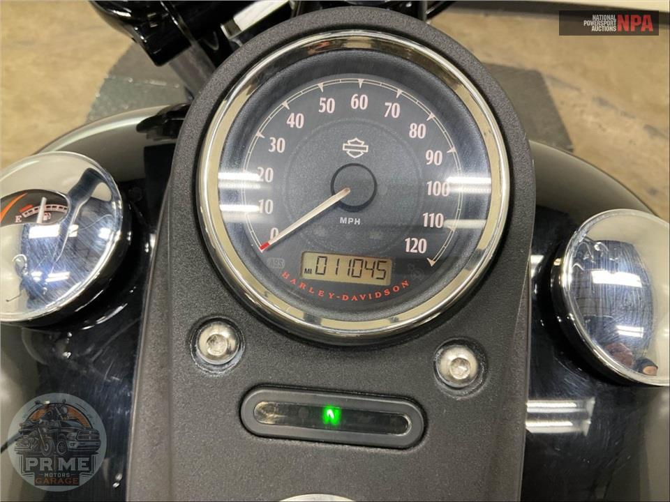 2017 Harley-Davidson FXDB STREET BOB — фото 5