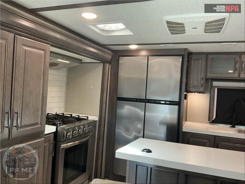 2022 Grand Design Recreational Vehicles M-390RK - SOLITUDE FIFTH WHEEL SERIES — фото 19